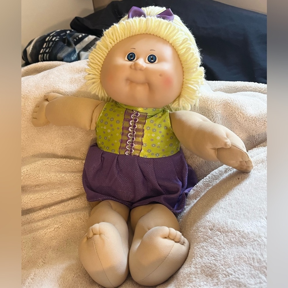 Cabbage patch doll blonde/blue vintage